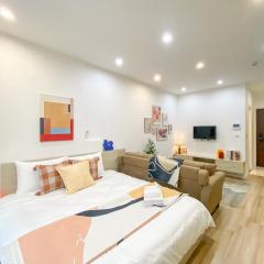 SolStay Lakefront Serenity Apartment - D'Eldorado