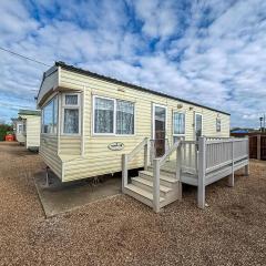 Superb Dog Friendly Caravan With Decking In Hunstanton In Norfolk Ref 13010L