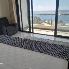 Seaview on Third avenue beach apt-nyali