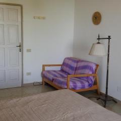 La Quercia-Monolocale nel verde con vista sul mare di Forio