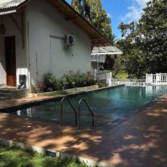 Вилла с бассейном и видом на рисовые поля и джунгли