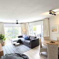 Pachena Place - 600m to Beach, King Bed, Free Fibre Wifi, 2 x Smart TVs, Patio & BBQ