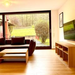 Großes Ferienhaus in Siegen-Kreuztal mit Waldblick