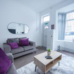 Modern 3-Bed House - Stoke on Trent
