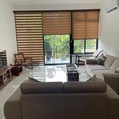 Hilltop Retreat near Kandy Lake - Kings Residence