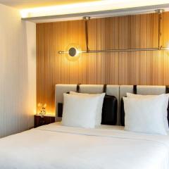 MUZE Hotel Dusseldorf - Handwritten Collection