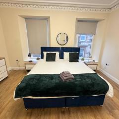 Apartment 3- 216 high Street