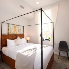 Downtown 3B2B Apt with full kitchen, Sleeps 6,Near PPAC & Dining