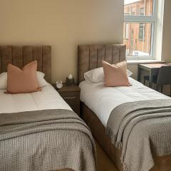 New Cozy Modern Studios - Bolton