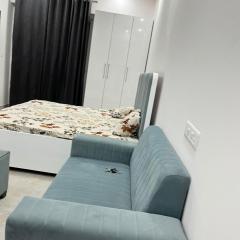 Royal premium studio