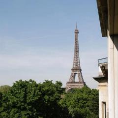 La Défense Eiffel Tower