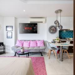 Dominiks pink dream Studio Balcony Ocean View Balcony Fast-Wifi at Tambuli Resort High Floor