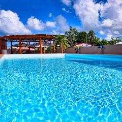 Evasion en plein cœur de la ville T2 Jacuzzis Sauna et piscine au centre de Port-Louis