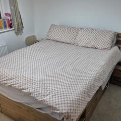 The Aylesbury Home Retreat - 2-Bed Home with Garden & Parking