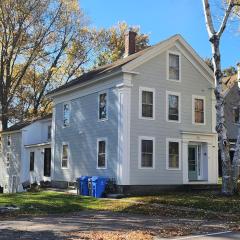2BR, 2BA Home, Private Entry & Parking, Walkable downtown Holliston, Near Natick, Hopkinton, Milford, Wellsley and Framigham