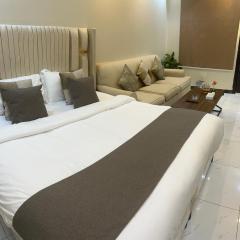 Hala 04 استديو انيق ومستقل