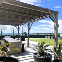 MERCER APARMENTS 2 Bedroom Apartment with Bay Views on the Geelong Waterfront - 609