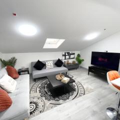 NEW 3 Bedrooms Apartment - Fast WiFi - Free Parking