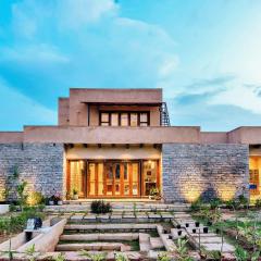 SaffronStays Madhugiri Castle - 3 bedroom & pet friendly