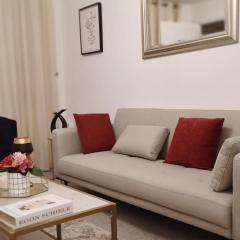 2 Bed House Sleeps 4 - Private Garden Parking