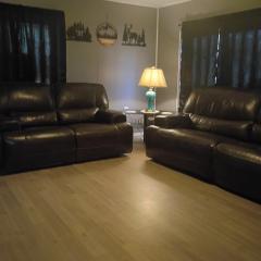 Cozy Cabin Getaway Close to Town