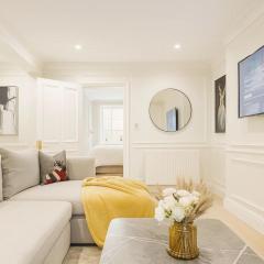 2 Bed Modern Apartment next to Famous Museum