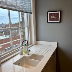 Aspen-free parking-Grade II listed-second floor two bedrooms apartment