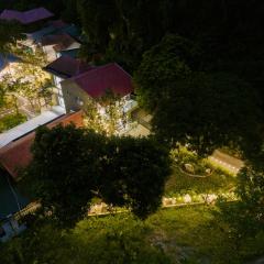 The Valley Lodge Trang An