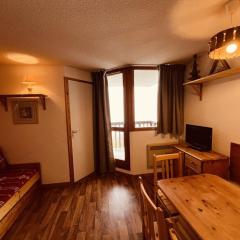 Appartement pour 4 à Vallandry, accès direct aux pistes, balcon, animaux admis - FR-1-757-101