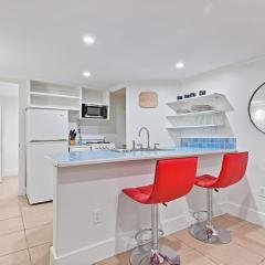 Low Tide Studio Apartment Near UTMB and Seawall