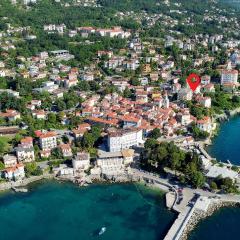 Stunning Apartment In Lovran With Wifi