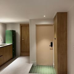 Heyhome Seochon, Semi-Basement