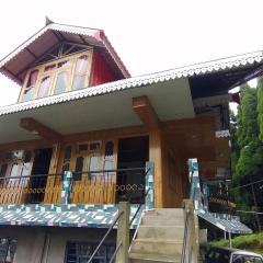 Giri Pine Homestay