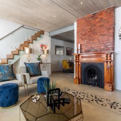 Modern Rustic Gem at the foot of Table Mountain