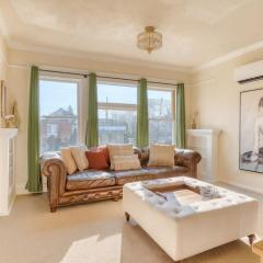 Dream Two-Bedroom in Laurelhurst - 97 WalkScore