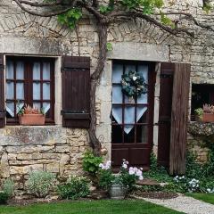 Romantic Cottage Retreat for Two in South Vienne