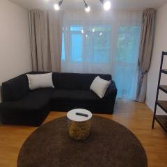 Urban Minimal Apartament - near Metro - free parking