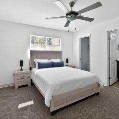 Bright, Spacious 2bd 15bt Townhome Interior