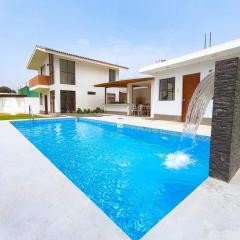 Privada Casa de Campo en Cieneguilla con Piscina