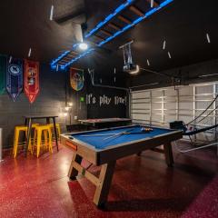 Beautiful new 8br w theme rooms pool game room