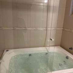 Apartamento com Hidromassagem próximo a praia da enseada