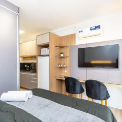 Studio Completo com Garagem no Batel - SOH0303