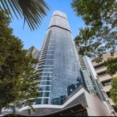 Lux Living in Heart of Brisbane