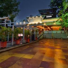 Super Townhouse Balewadi Stadium Pune Formerly Hotel Sarovar