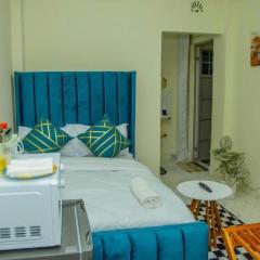 Lapis Studio with Netflix and WI-FI