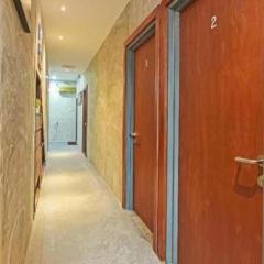 OYO 90662 The 1975 Hotel