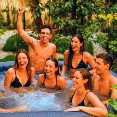 Leonardo House Pisa giardino piscina idromassaggio riscaldabile casa indipendente posizione centrale a pochi passi dalla stazione