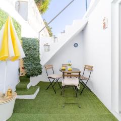 Charming 4-bedroom House with terrace