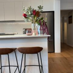 PISTE LUXURY CHALET - THE GRANDE - Oaks Lake Crackenback Resort