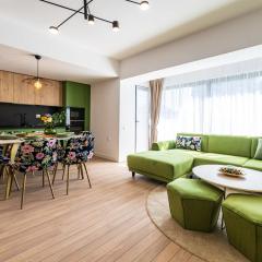 Fresh Bloom Hideaway - 2BR Apartment with Balcony